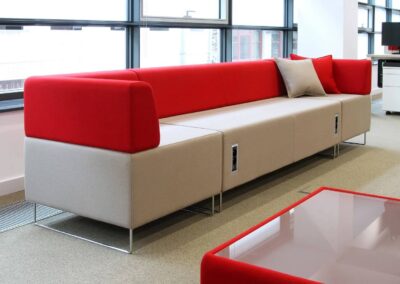 kanapa soft seating z media portami